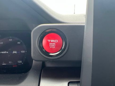 Used 2025 Toyota Tacoma TRD Sport AWD/4WD image 26