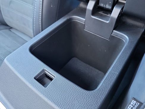 Used 2024 Mitsubishi Outlander SE image 31