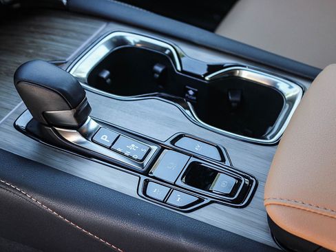 Used 2025 Lexus RX 350h w/ Convenience Package image 20