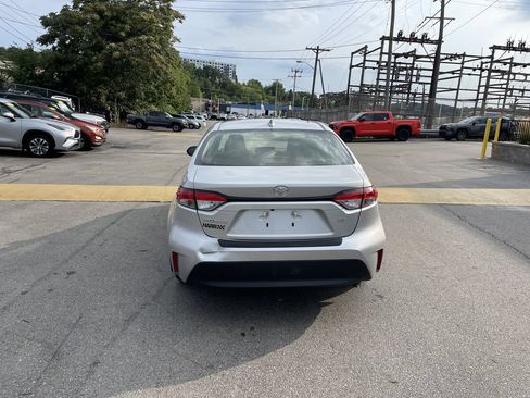 Certified 2024 Toyota Corolla LE FWD image 4
