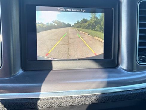 Used 2019 Dodge Charger SXT RWD image 26