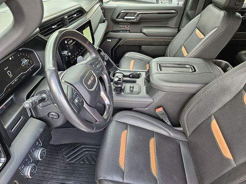 Used 2022 GMC Sierra 1500 AT4 w/ AT4 Preferred Package AWD/4WD image 10