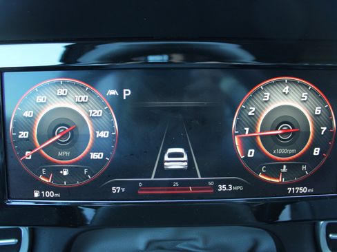 Used 2021 Hyundai Elantra SEL w/ Convenience + Premium Package image 18