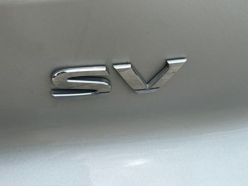 Used 2024 Nissan Pathfinder SV FWD image 12