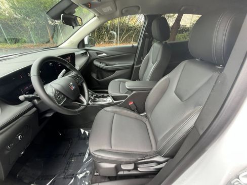 Used 2025 Buick Encore GX Preferred image 24