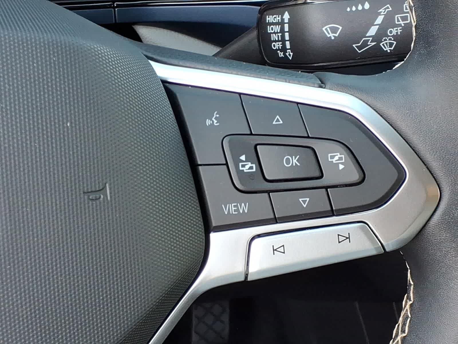 Used 2022 Volkswagen Taos SE FWD image 18