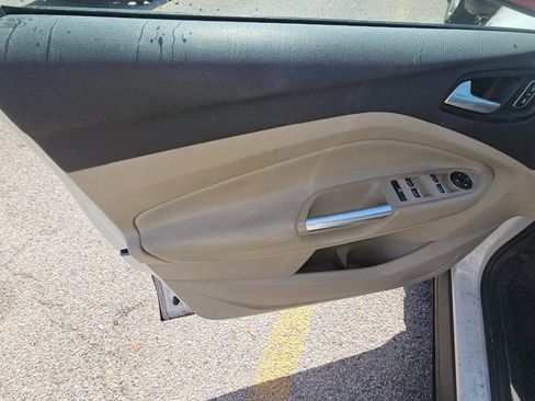 Used 2017 Ford Escape SE w/ Equipment Group 201A image 9