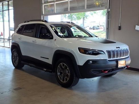 Used 2023 Jeep Cherokee Trailhawk w/ Trailer Tow Group AWD/4WD image 4