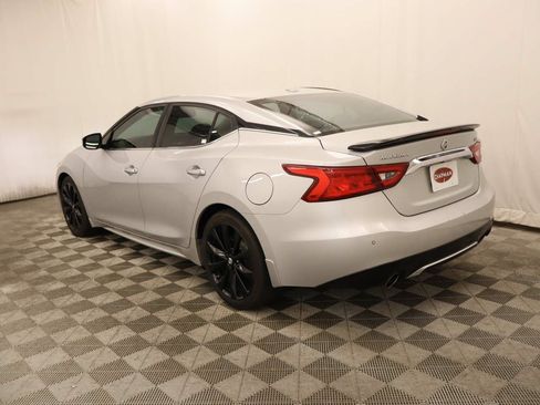 Used 2017 Nissan Maxima SR w/ Midnight Edition FWD image 3