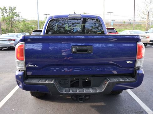 Used 2023 Toyota Tacoma TRD Sport w/ Technology Package image 6