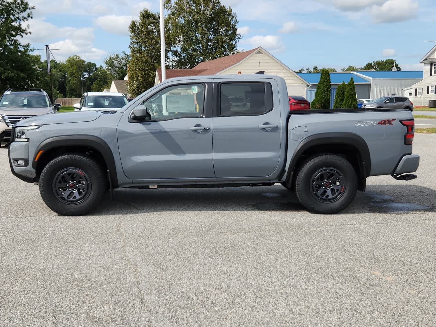 Used 2025 Nissan Frontier PRO-4X AWD/4WD image 5