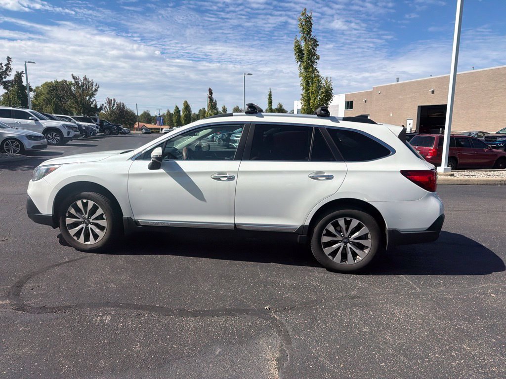 Used 2019 Subaru Outback 2.5i Touring w/ Popular Package #3A AWD/4WD image 17