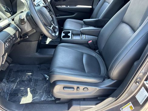 Certified 2024 Honda Odyssey Touring image 18