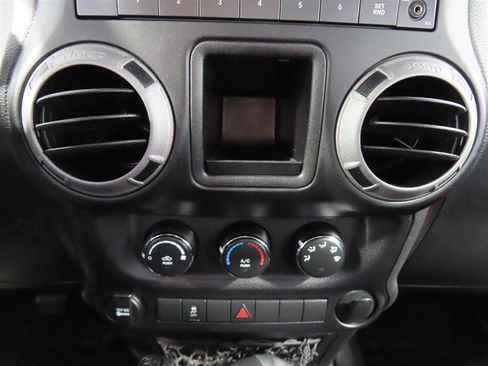 Used 2015 Jeep Wrangler Sport AWD/4WD image 22