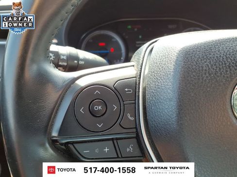 Used 2023 Toyota Venza XLE AWD/4WD image 16