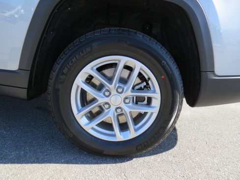 New 2025 Jeep Grand Cherokee L Laredo w/ Luxury Tech Group I image 12