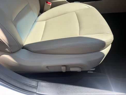 Used 2017 Subaru Outback 2.5i Limited AWD/4WD image 32