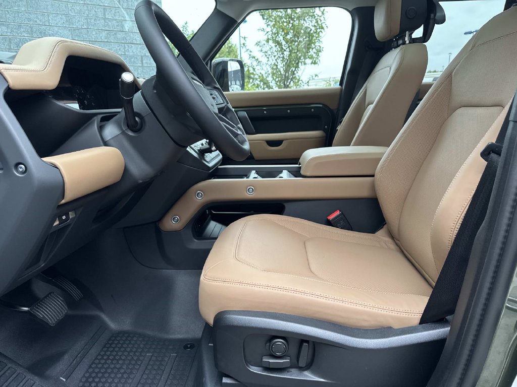 New 2026 Land Rover Defender 110 S AWD/4WD image 20