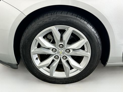 Used 2016 Chevrolet Impala LT w/ Convenience Package FWD image 11