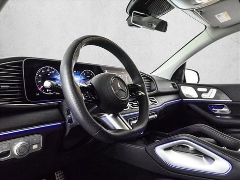 Used 2026 Mercedes-Benz GLS 450 4MATIC image 10