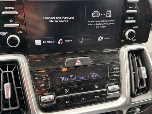 Used 2021 Kia Sorento EX image 10