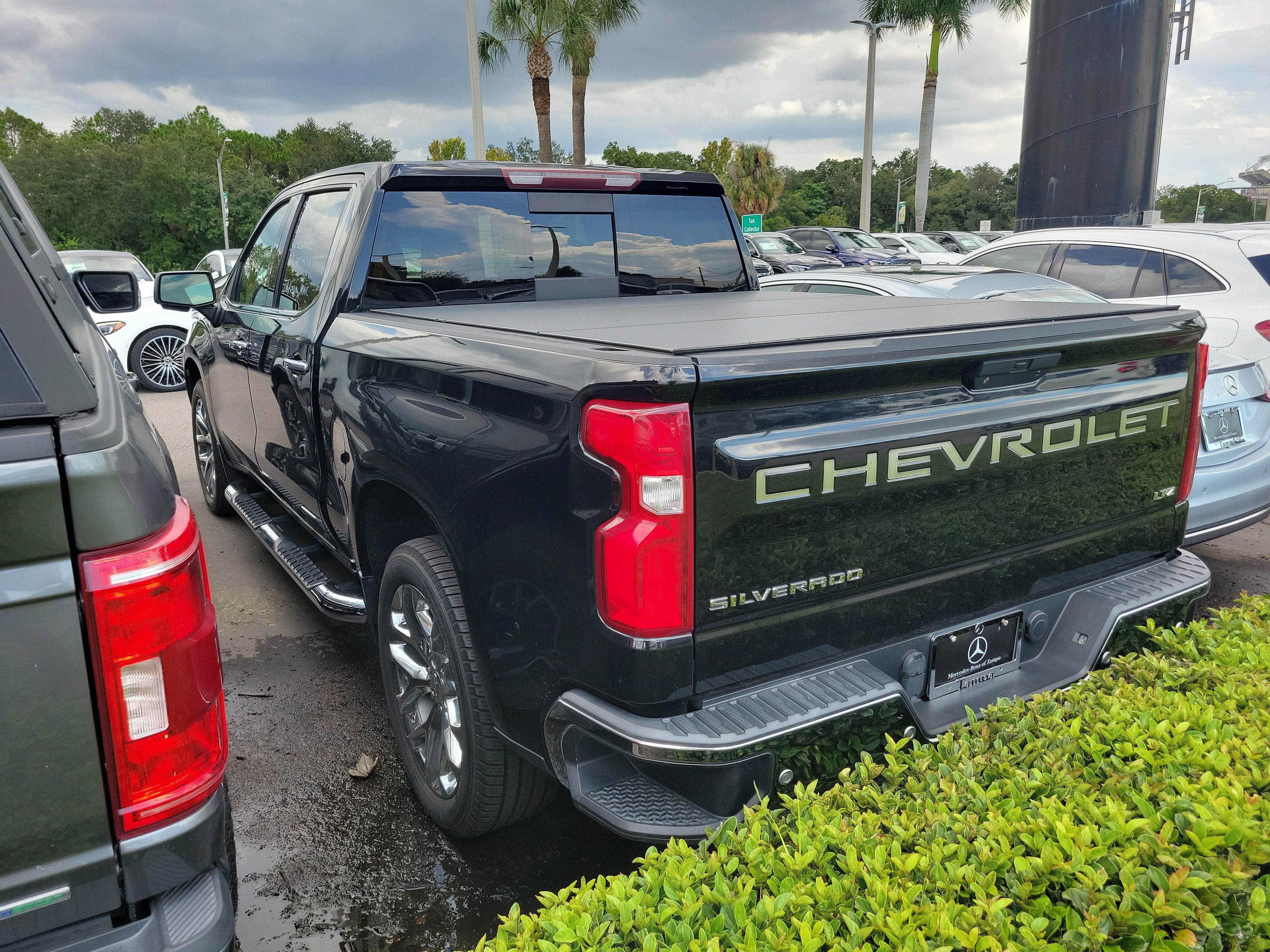 Used 2020 Chevrolet Silverado 1500 LTZ w/ LTZ Premium Package AWD/4WD image 4
