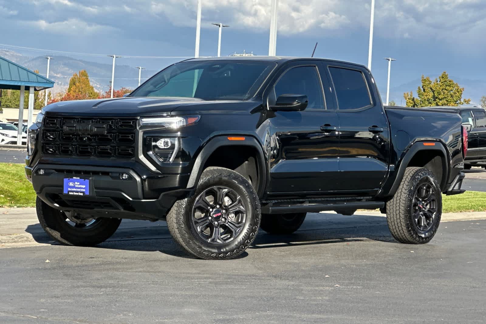 Used 2024 GMC Canyon Elevation w/ Elevation Premium Package AWD/4WD image 1