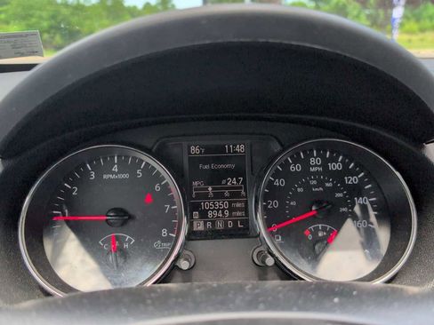 Used 2013 Nissan Rogue SV FWD image 30