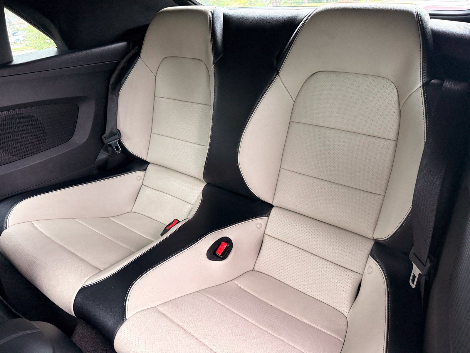 Used 2017 Ford Mustang Premium RWD image 38