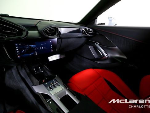 Used 2025 Ferrari 12Cilindri RWD image 14