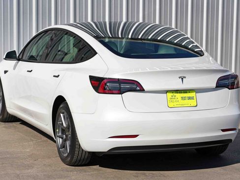 Used 2023 Tesla Model 3 Standard Range image 51