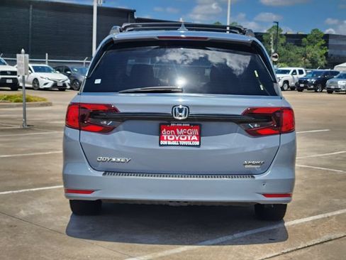 Used 2023 Honda Odyssey Sport image 6