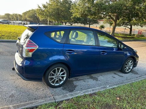 Used 2017 Toyota Prius V Five w/ Advanced Technology Package FWD image 6