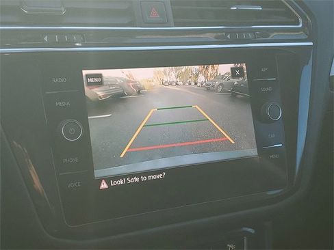 Used 2019 Volkswagen Tiguan SE w/ Panoramic Sunroof Package image 24