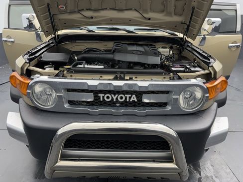 Used 2012 Toyota FJ Cruiser Base image 15