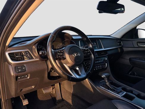 Used 2019 Kia Optima S image 10