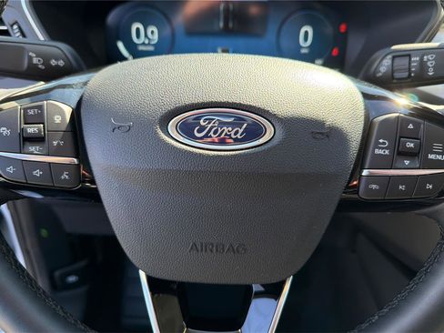 Used 2025 Ford Escape Platinum AWD/4WD image 16