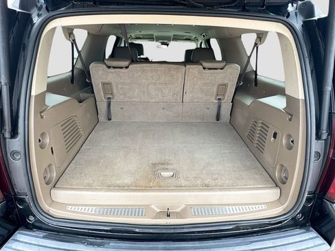 Used 2019 Chevrolet Suburban LT image 24