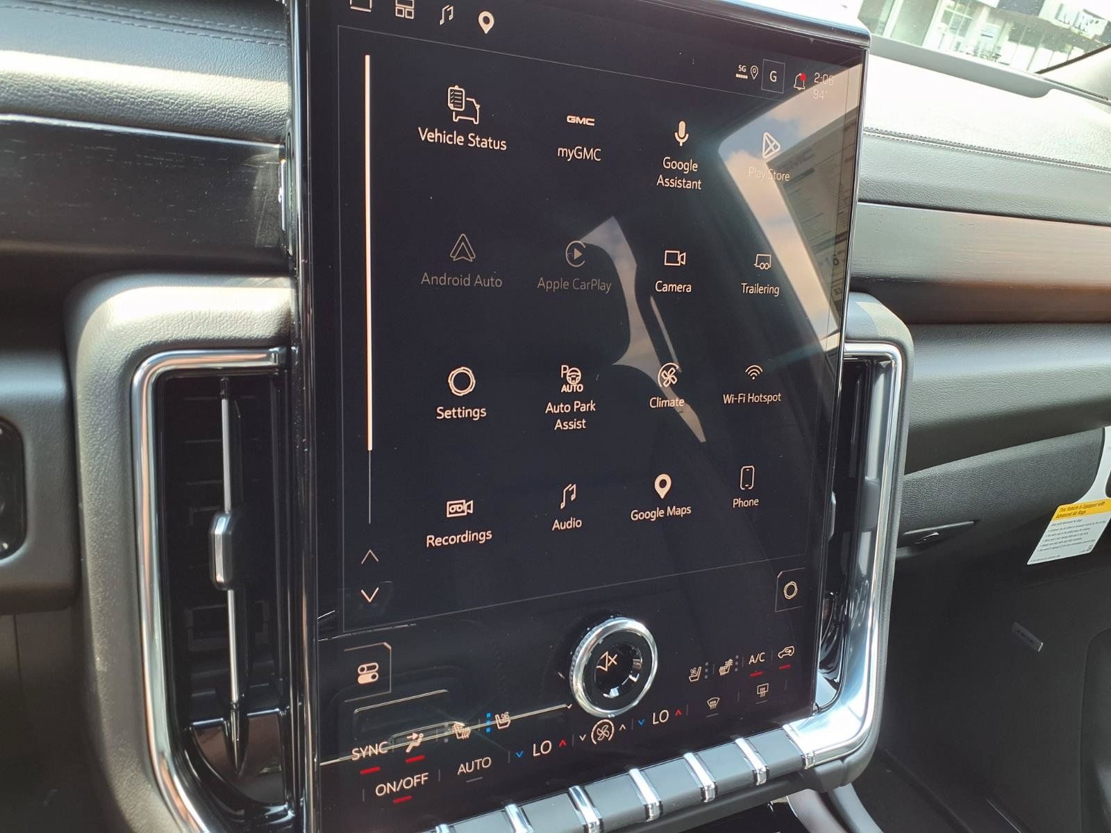 New 2026 GMC Yukon Denali w/ Denali Reserve Package AWD/4WD image 5