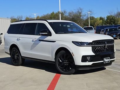New 2025 Lincoln Navigator Reserve w/ Jet Appearance Package