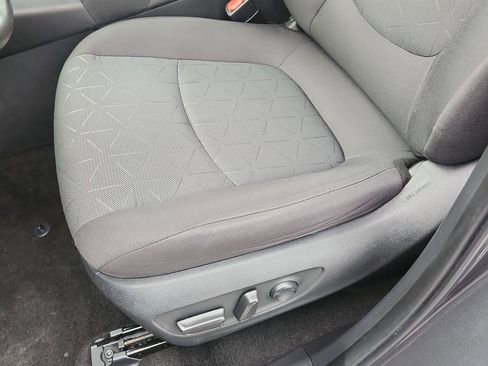 Used 2023 Toyota RAV4 XLE image 8