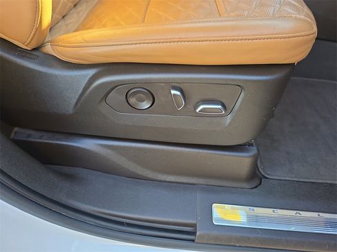 Used 2022 Cadillac Escalade Premium Luxury w/ LPO, Radiant Package image 47