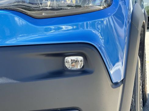 Used 2022 Jeep Cherokee Trailhawk w/ Comfort/Convenience Group AWD/4WD image 18