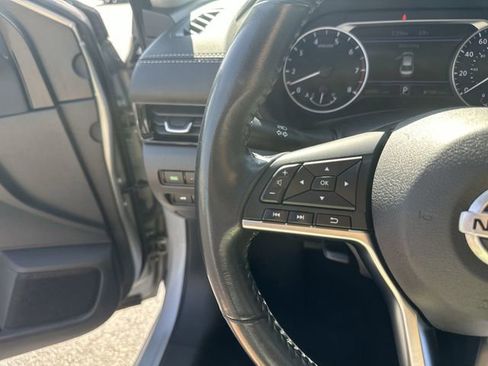 Used 2023 Nissan Sentra SV image 18