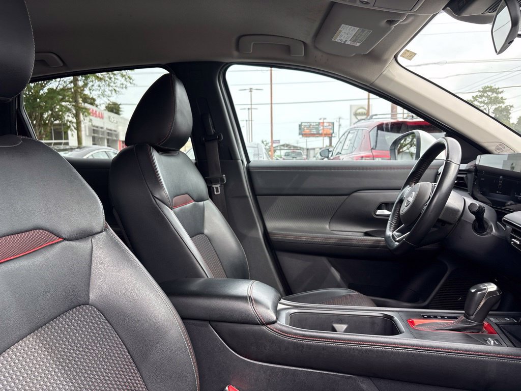 Used 2025 Nissan Kicks SR FWD image 22
