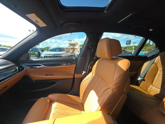 Used 2022 BMW 750i xDrive w/ Executive Package AWD/4WD image 24