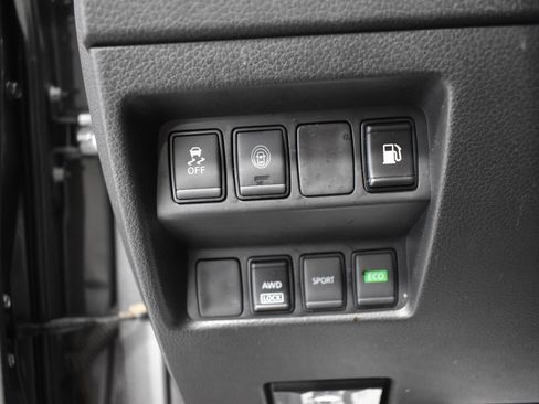 Used 2019 Nissan Rogue S w/ Special Edition Package AWD/4WD image 17