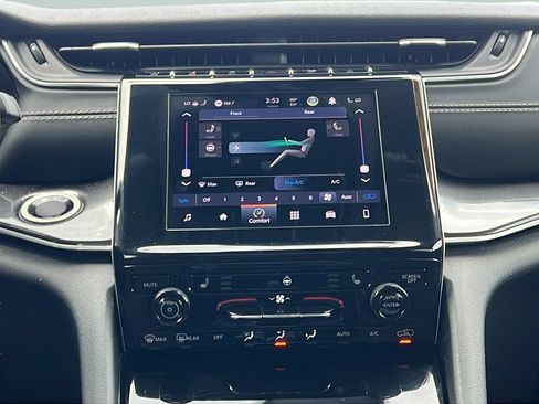 Used 2022 Jeep Grand Cherokee L Laredo w/ Luxury Tech Group I RWD image 14