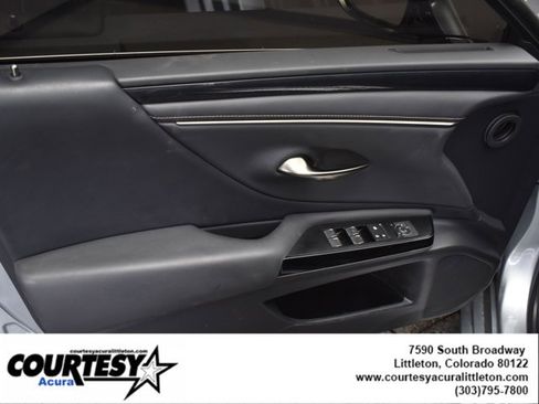 Used 2023 Lexus ES 350 w/ Accessory Package (Z2) image 7