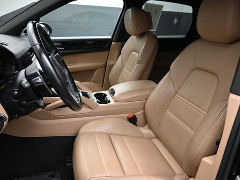 Used 2020 Porsche Cayenne AWD/4WD image 15